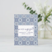 Carreaux bleus fiançailles carte postale (Debout devant)