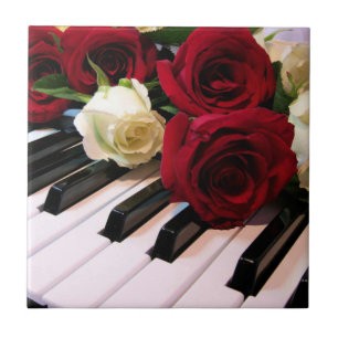 Carreaux de céramique de piano et de roses