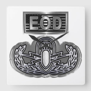 Carrée Conception Unique Horloge Commémorative EOD