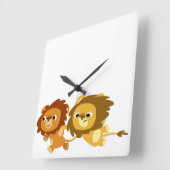 Carrée De mignons Lions de Cartoon dans une horloge mural (Angle)