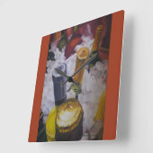 Carrée Horloge avec bouteilles de vin dans un seau (Angle)