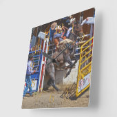 Carrée Horloge de bareback Bronco et Rodeo Cowboy (Angle)