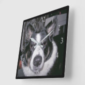 Carrée Horloge de chien personnalisée (Angle)