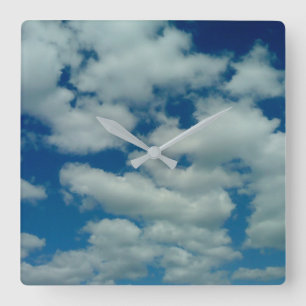 Carrée Horloge du mur de nuage