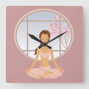 Carrée horloge fille yoga