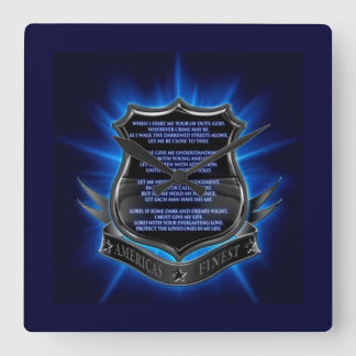 Carrée horloge policière