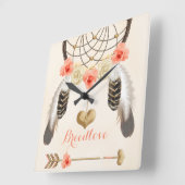 Carrée Horloge tribale Boho avec Dreamcatcher et Feathers (Angle)