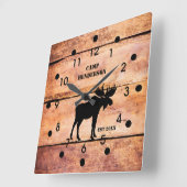 Carrée Rustique Moose Camp Plank Style Acrylique Horloge (Angle)