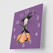 Carrée Sorcière Sur Une Horloge Citrouille (Angle)