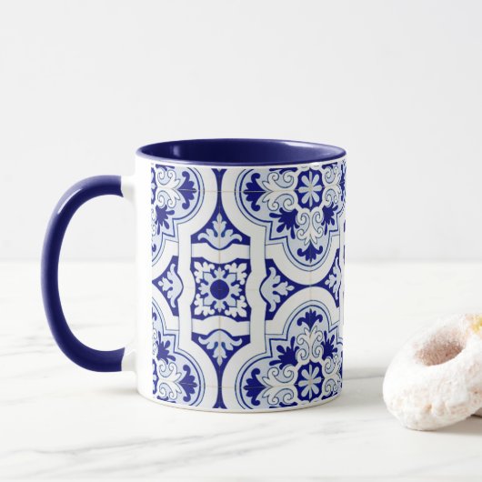 Carrelage bleu et blanc Talavera look Mug (Avec donut)