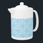 Carrelage bleu théière<br><div class="desc">Cette théière est montrée en blanc avec une belle imitation de tuiles bleues. Taille moyenne affichée. Customisez cet objet ou achetez tel quel. Stock Imprimer freepik.com</div>