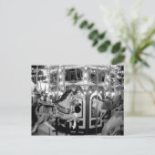 Carrousel en carte postale monochrome (Debout devant)