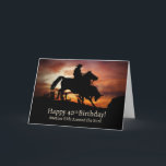 Carte 40e anniversaire Western avec Cowboy et Horse<br><div class="desc">Carte de 40e anniversaire avec un cowboy sur son cheval dans un coucher de soleil du sud-ouest en faisant un arc qui n'est pas voulu être attrapé! Un cow-boy occidental de pays amusant profiter du tour de la carte d'anniversaire de vie.</div>