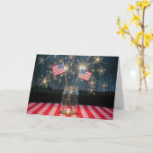 Carte 4 juillet Étincelles et drapeaux dans un bocal (Fleur jaune)