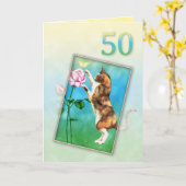 Carte 50e anniversaire avec un chat ludique (Fleur jaune)