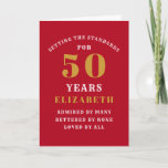 Carte 50th Birthday Standards Red Gold Ajouter votre nom<br><div class="desc">Customisez facilement le texte à l'avant et à l'intérieur de cette carte de 50e anniversaire en utilisant le modèle fourni. Une partie de la gamme de normes d'établissement de cartes de voeux. La combinaison rouge et or est une élégance intemporelle.</div>