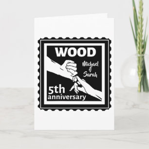 Carte 5e anniversaire de mariage tenant les mains tradit