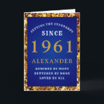 Carte 60th Birthday Born 1961 Gold Blue Ajouter Votre No<br><div class="desc">60e anniversaire,  carte d'anniversaire bleu et or pour ces personnes spéciales nées en 1961. Customisez facilement le texte à l'avant et à l'intérieur de cette carte d'anniversaire en utilisant le modèle fourni. Une partie de la gamme de normes d'établissement de cartes de voeux.</div>