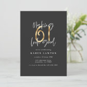 Carte 61e anniversaire moderne typographie noir et or (Debout devant)