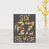 Carte 67 Six Seven Camo Deer Buck Meme Funny Hunting Out (Fleur jaune)