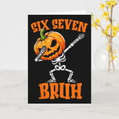 Carte 6 7 Halloween 67 Mème Six Sept Dabbing Gen Alpha (Fleur jaune)