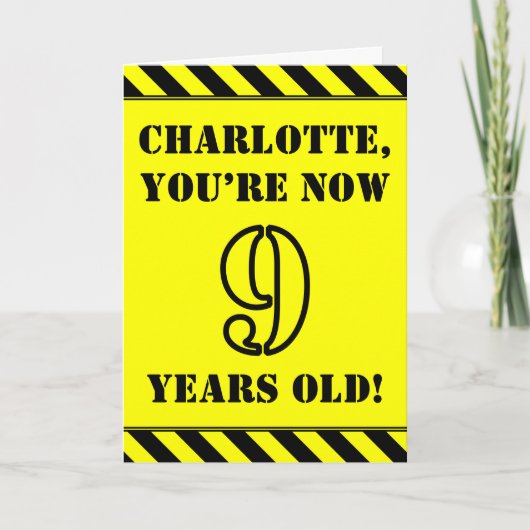 Carte 9e anniversaire : Un texte amusant de style crayon (Devant)