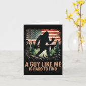 Carte A Guy Like Me Is Hard To Find Bigfoot Funny Hiking (Fleur jaune)