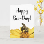 Carte Abeille mignonne d'Abeille-Jour heureux sur (Fleur jaune)