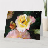 Carte Abeille sur roses rose jaune Fleurs (Devant)