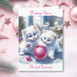 Carte adorable chatons blancs Noël rose<br><div class="desc">Jolie carte de Noël. Deux petits chatons blancs moelleux jouant avec un ornement de Noël rose brillant.</div>