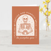 Carte Alimenté par du café et des lattes au pumpkin spic (Fleur jaune)