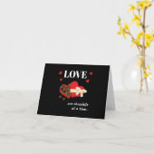 Carte Amour Un Chocolat à la Fois Citation Drôle (Fleur jaune)