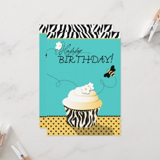 Carte Anniversaire Bee & Cupcake (Devant/Arrière en situation)