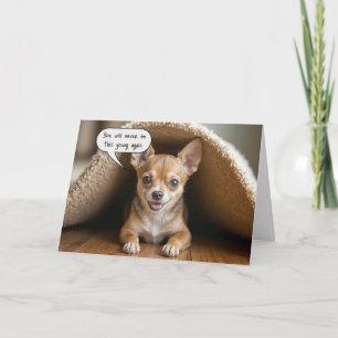 Carte Anniversaire Chihuahua Chig sous un tapis