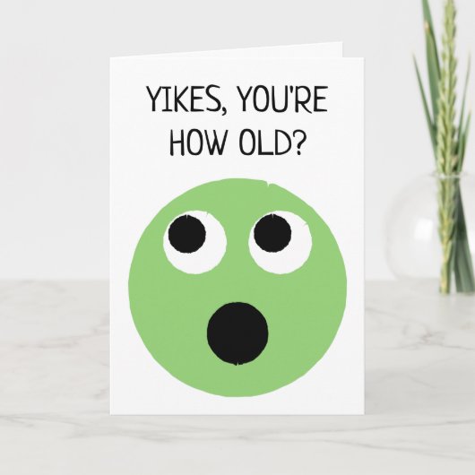 Carte Anniversaire d'Emoji, le visage surpris et vert (Devant)