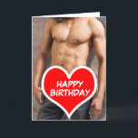 Carte Anniversaire du coffre nu de l'homme joyeux<br><div class="desc">L'image d'un coffre musculeux et de ton de mâle avec la peau impeccable et des jeans de port sur un grunge/a affligé l'arrière - plan de ciment. Les deux côtés.</div>