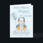 Carte Anniversaire du Pingouin bleu de 6 mois<br><div class="desc">Une jolie carte d'anniversaire de pingouin pour bébé de 6 mois. La carte contient un petit pingouin de garçon assis sur un nuage tenant un ballon. Un design sucré pour un petit garçon qui aura six mois. Ajoutez le nom de l'enfant à l'avant de la carte pour le customiser pour...</div>