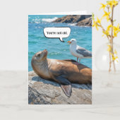 Carte Anniversaire Humour Mouette perchée sur un lion de (Fleur jaune)