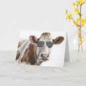Carte Anniversaire Vache Hereford avec lunettes de solei (Fleur jaune)