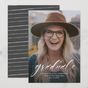 Carte Annonce de diplômé simple script gris une photo