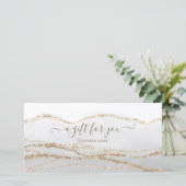 Carte Aquarelle gris or logo certificat cadeau (Debout devant)