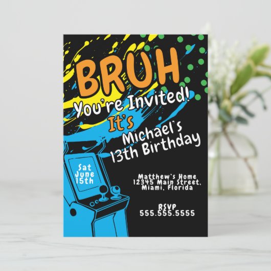 Carte Arcade Colorful Birthday Party Boys (Debout devant)