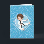 Carte Arts martiaux de Brown Hair Karate<br><div class="desc">This design feas cute brown haired martial kid with black belt C'est du gâteau décoratif bleu.</div>
