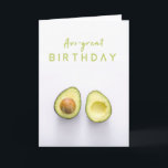 Carte Avo Grand Anniversaire | Avocado Modern Funny Pun<br><div class="desc">Simple et élégant "Avo-great Birthday",  une carte de voeux avec typographie moderne en vert citron et une photo d'un avocat coupé en deux sur un arrière - plan blanc. La carte drôle a un thème de plaisanterie de jeu de mots!</div>