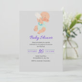 Carte Baby shower moderne gris avec bébé garçon (Debout devant)