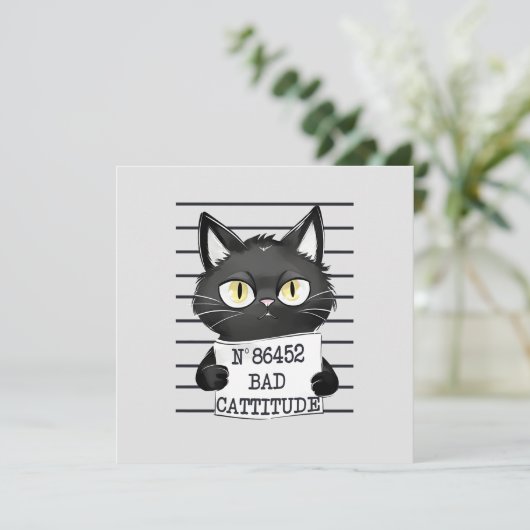 Carte Bad Cattitude - Mugshot de chat noir (Debout devant)