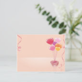 Carte Ballons en forme de cœur et chocolats (Debout devant)