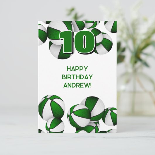 Carte basket heureux anniversaire vert couleurs équipe (Debout devant)