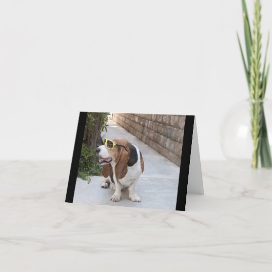 Carte Basset Hound avec lunettes de soleil (Devant)