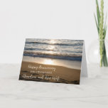 Carte Beach Grandson et son anniversaire de femme<br><div class="desc">Bonne carte d'anniversaire mariage pour petit-fils et sa femme avec des vagues qui s'écrasent sur la plage au coucher du soleil,  et vers sincère.</div>